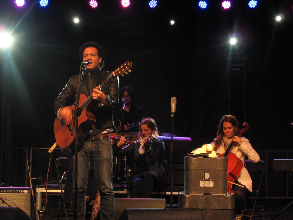 Adam Cohen at the Ottawa Folk Festival. Photo: Joseph Mathieu